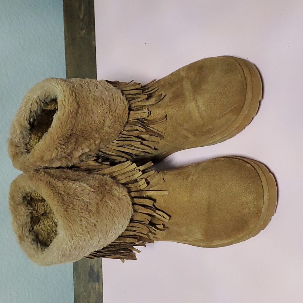 Mudd Woman's Fringe Boots Size 9, Brown
